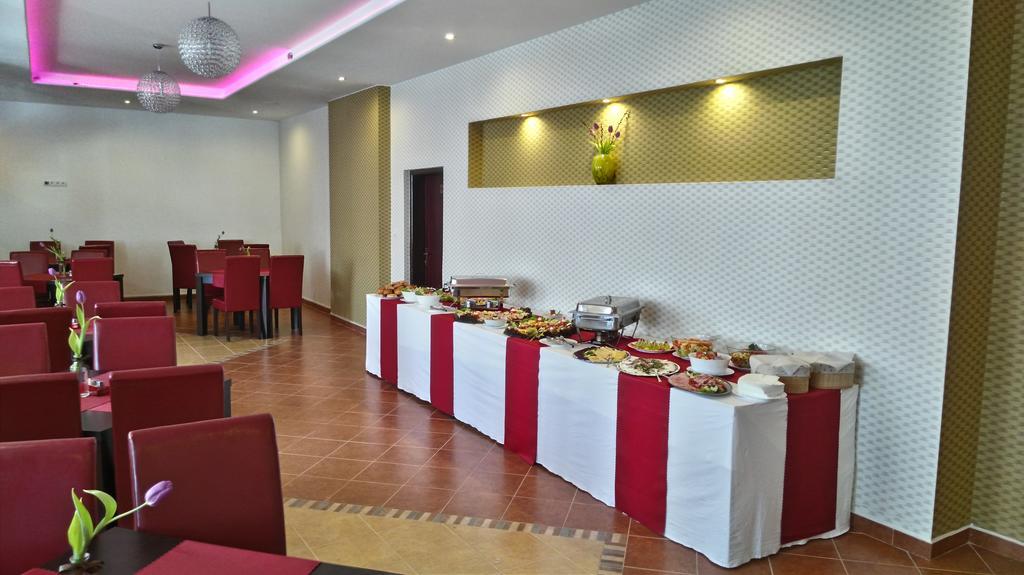 Hotel Gula Batizovce المظهر الخارجي الصورة